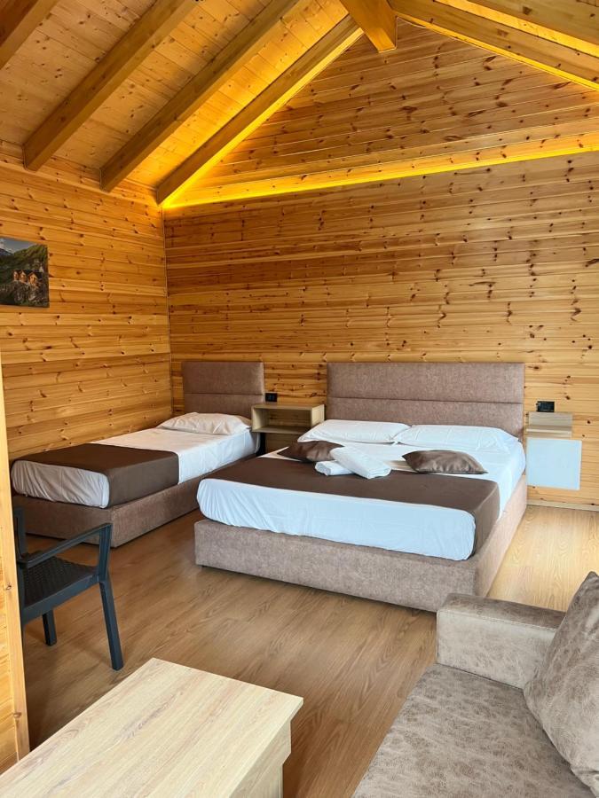 Bujtina Tradicionale Hotell Lepushe Exteriör bild