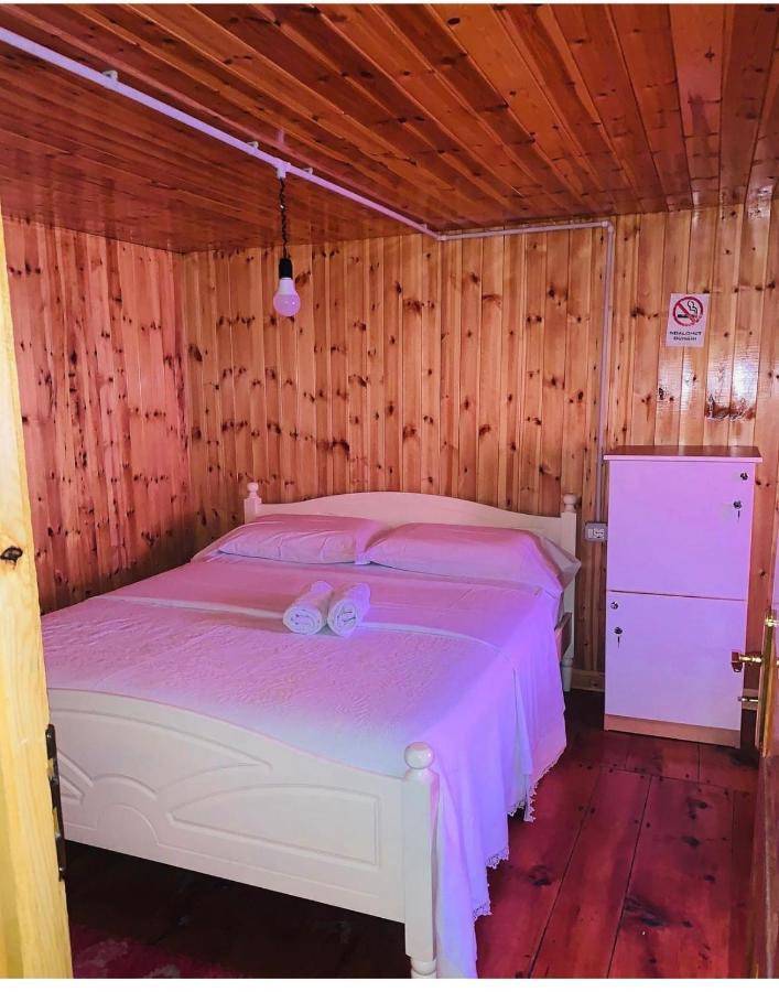 Bujtina Tradicionale Hotell Lepushe Exteriör bild