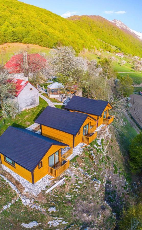 Bujtina Tradicionale Hotell Lepushe Exteriör bild